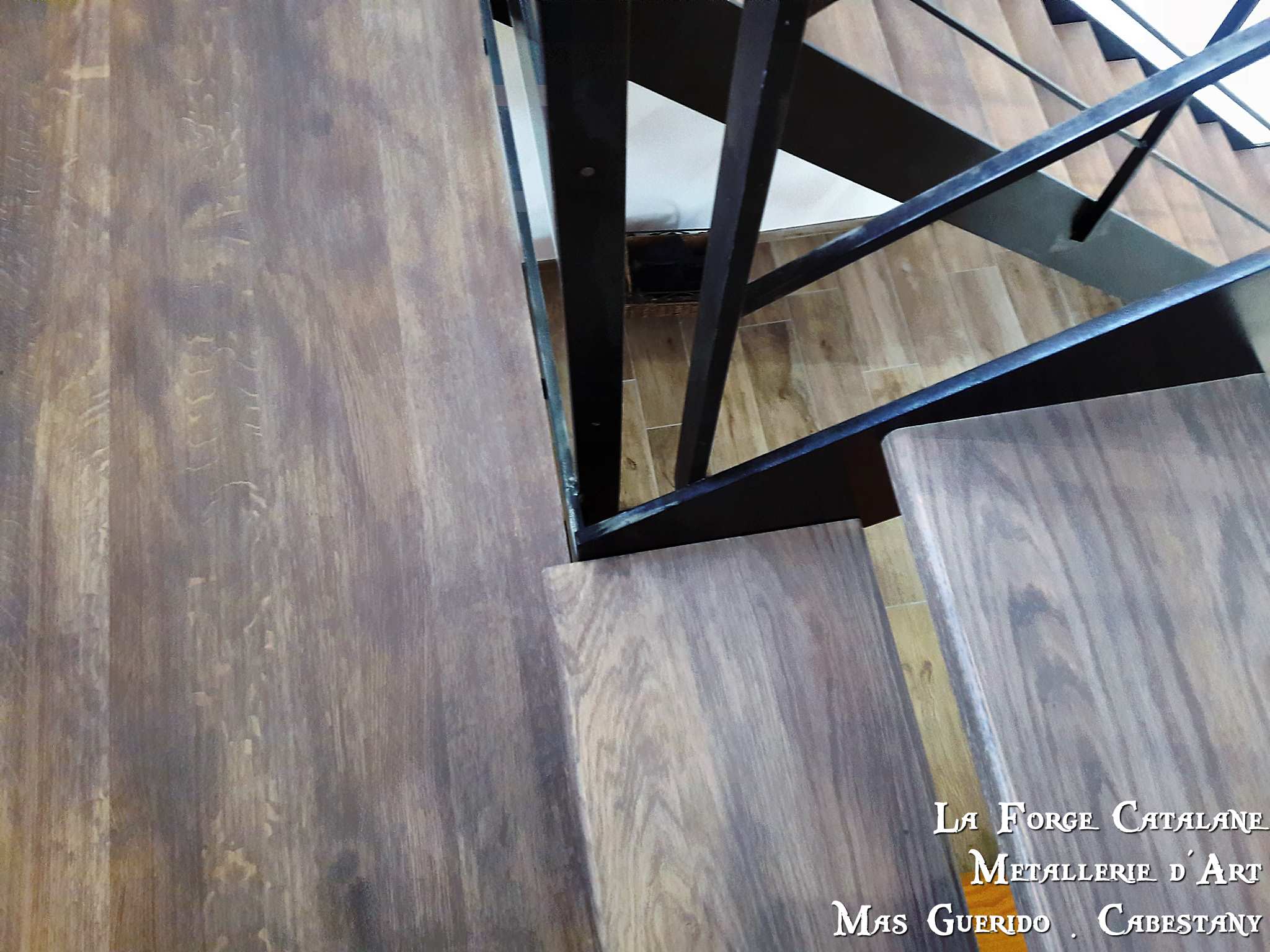 Escalier 2 quart tournant marches bois (7) forge catalane.jpg